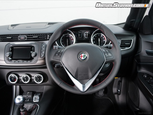 Alfa Romeo Giulietta Sprint 2015 Picture #9 Alfa Romeo Giulietta Sprint 2015 Picture #9
